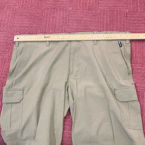 New Ripzone men’s size 40 tan /khaki cargo Shorts - Picture 10 of 16